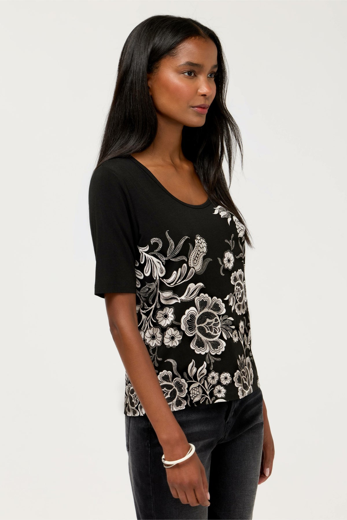 THE JANIE FAVORITE SCOOP NECK FITTED TEE - Johnny Was Popular